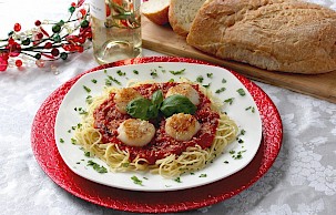 Scallops Over Linguini with Aunt Cindy’s Roasted Garlic Gala